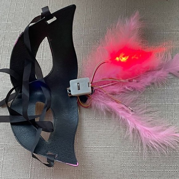 Halloween Party Mask Light Up Eyemask Masquerade Mask Faux Pink Feather Mask - Picture 9 of 9